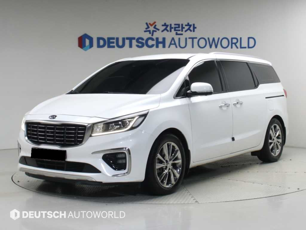 Kia Carnival — photo 01