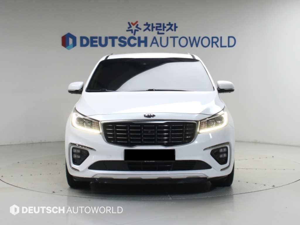 Kia Carnival — photo 03