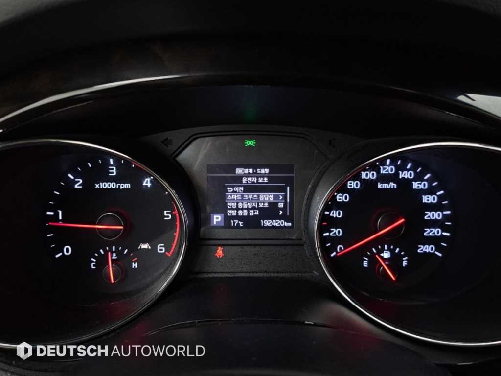 Kia Carnival — photo 08