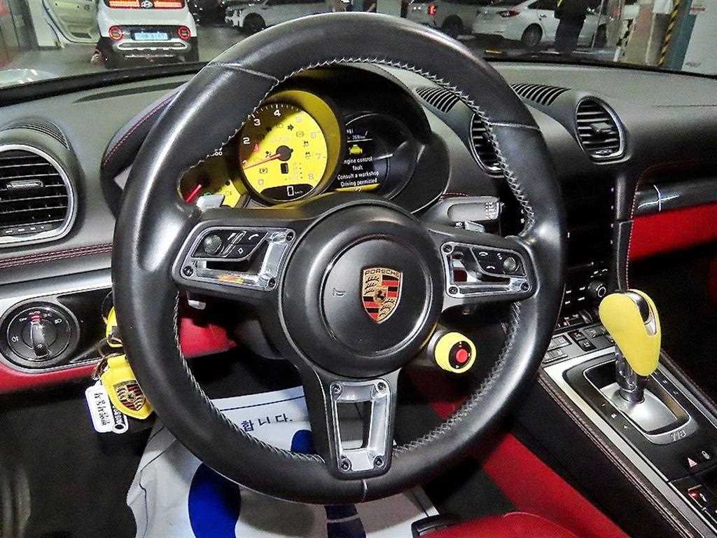 Porsche 718 — photo 10