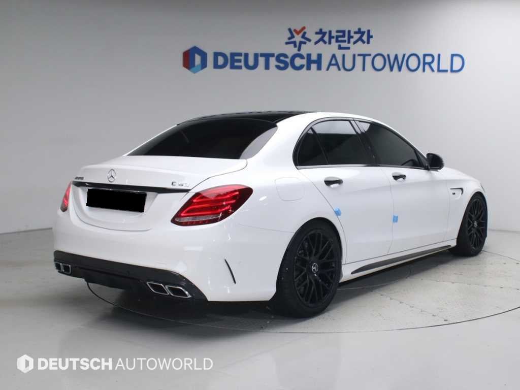 Mercedes-Benz C-Class — photo 02