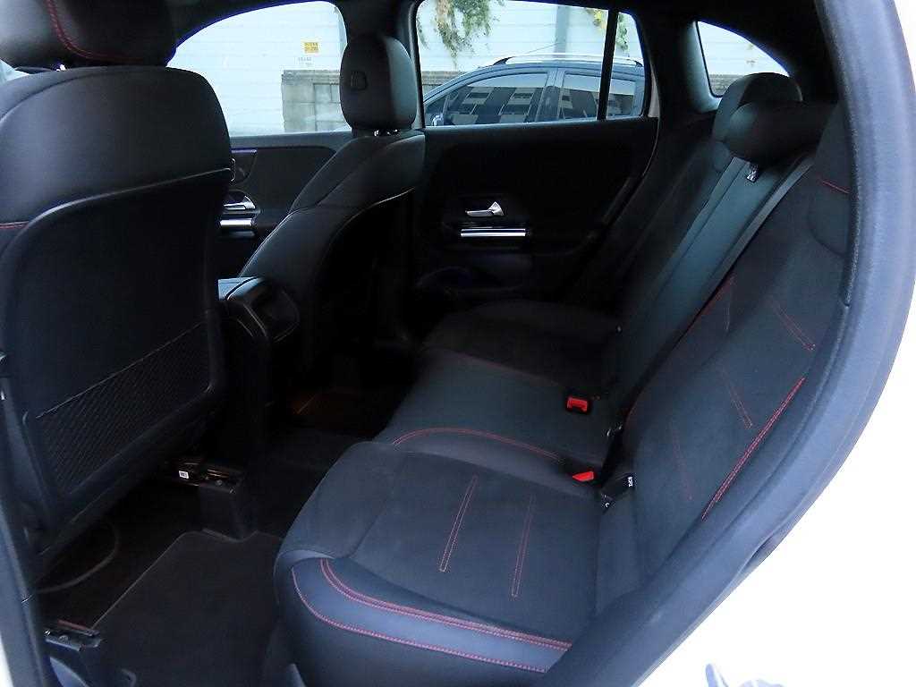 Mercedes-Benz GLA-Class — photo 06