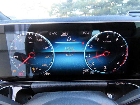 Mercedes-Benz GLA-Class — photo 09
