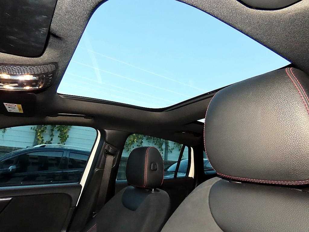 Mercedes-Benz GLA-Class — photo 17
