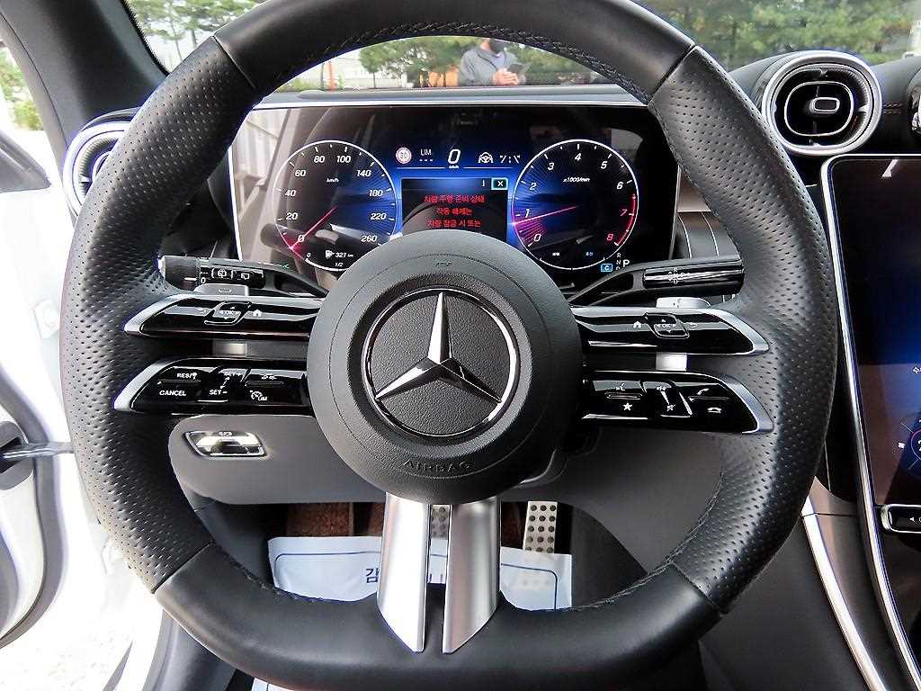 Mercedes-Benz GLC-Class — photo 08