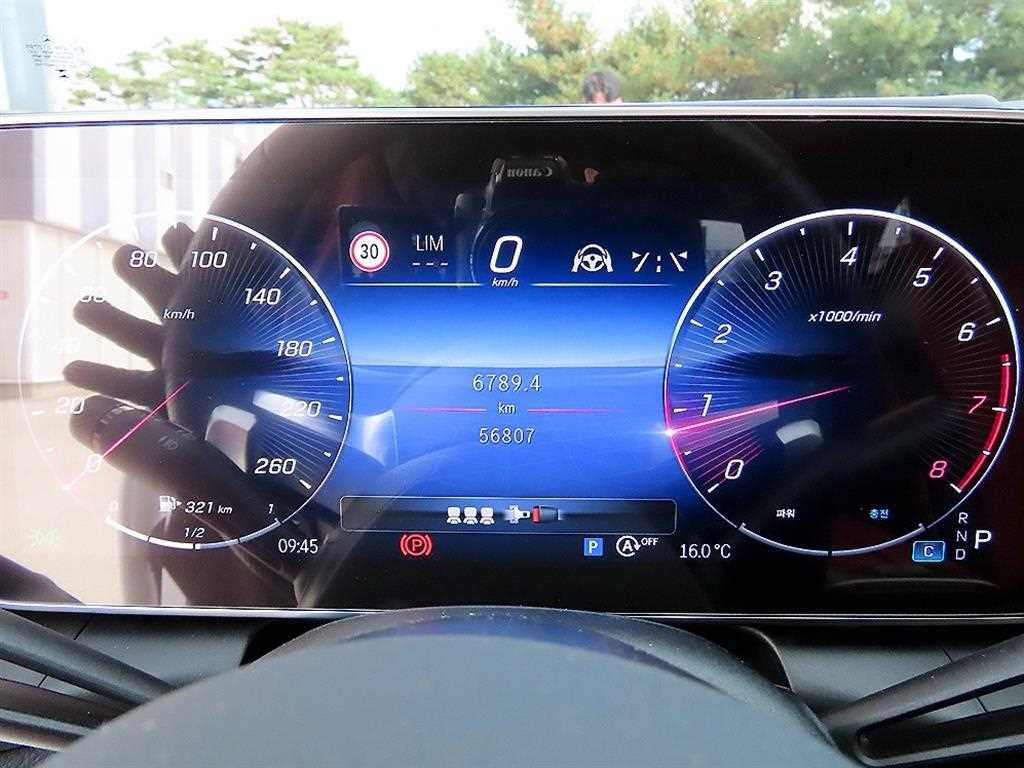 Mercedes-Benz GLC-Class — photo 09