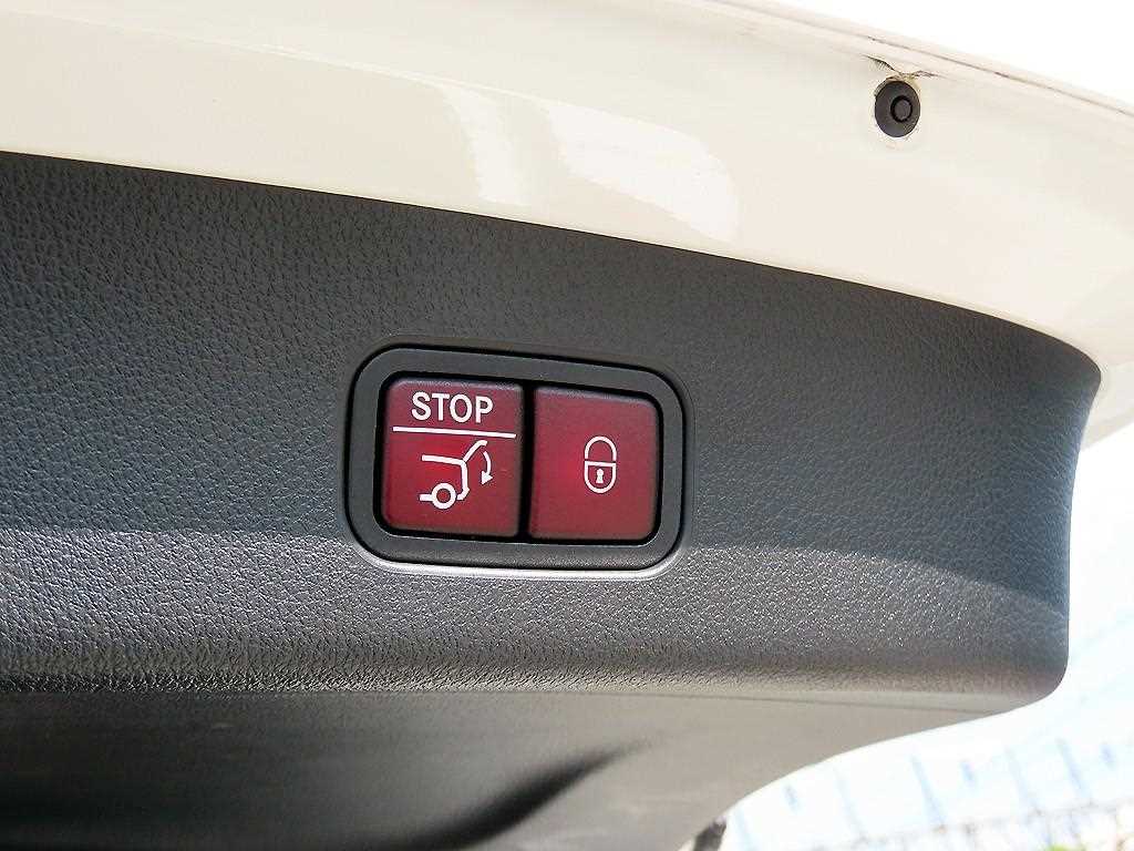 Mercedes-Benz GLC-Class — photo 15