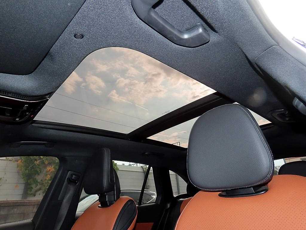 Mercedes-Benz GLC-Class — photo 16