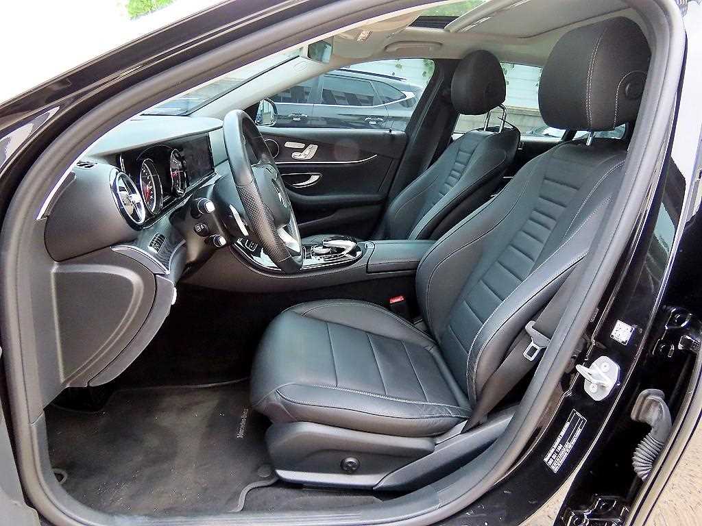 Mercedes-Benz E-Class — photo 06