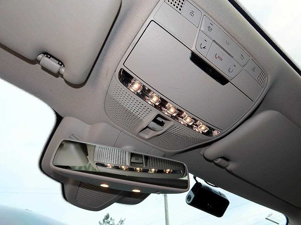 Mercedes-Benz E-Class — photo 15