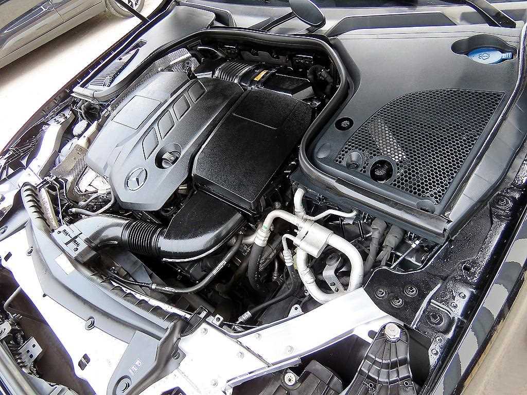 Mercedes-Benz E-Class — photo 19