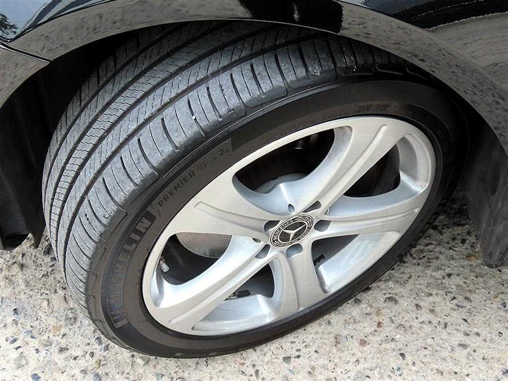 Mercedes-Benz E-Class — photo 20