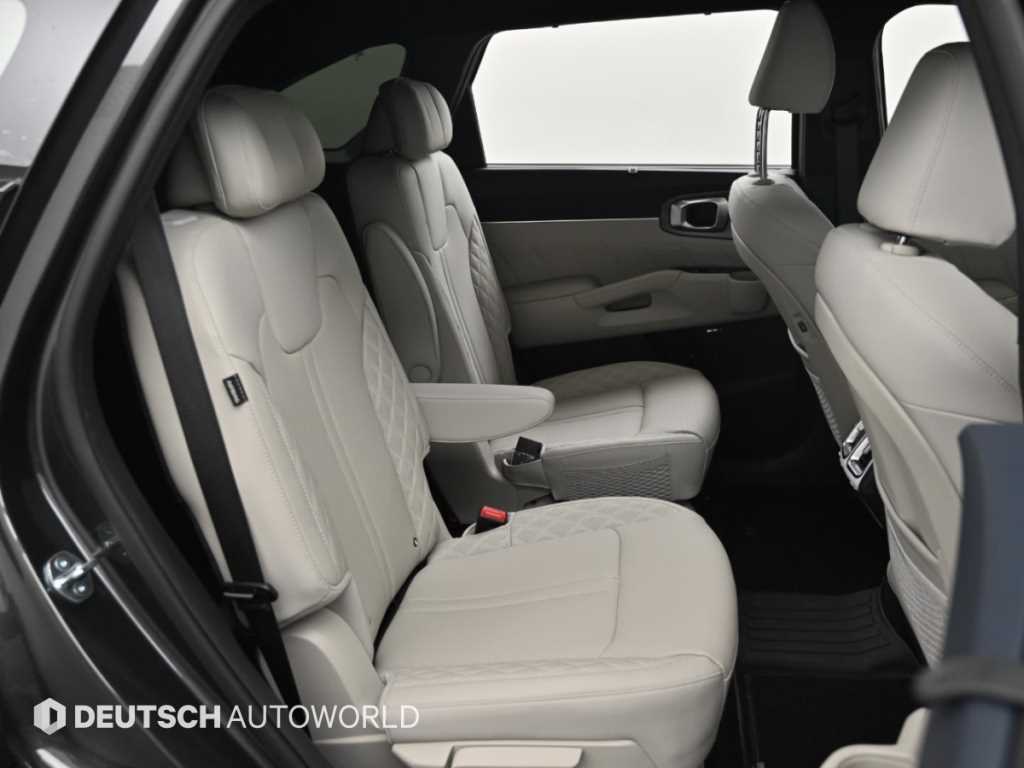 Kia Sorento — photo 12