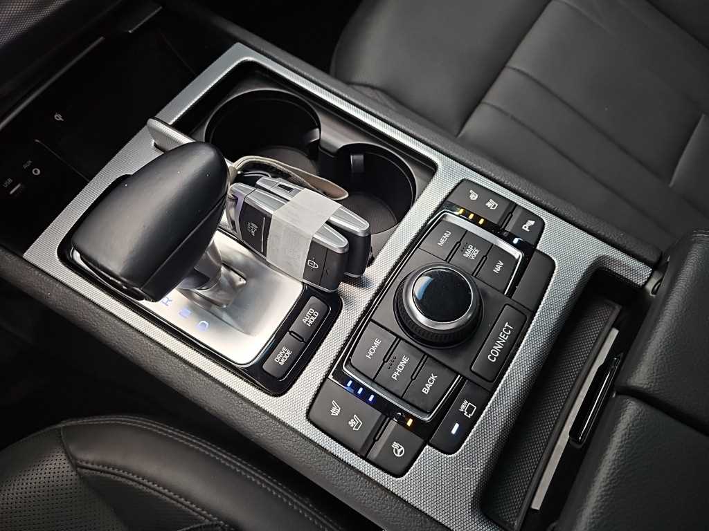 Genesis G80 — photo 08