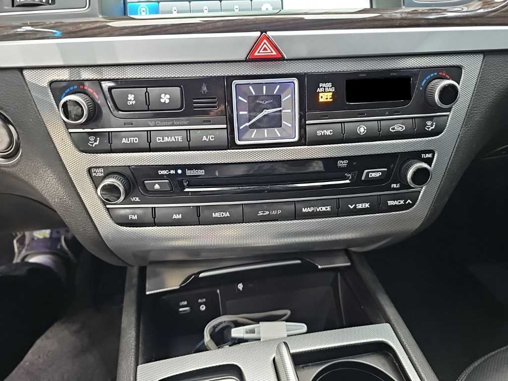 Genesis G80 — photo 10