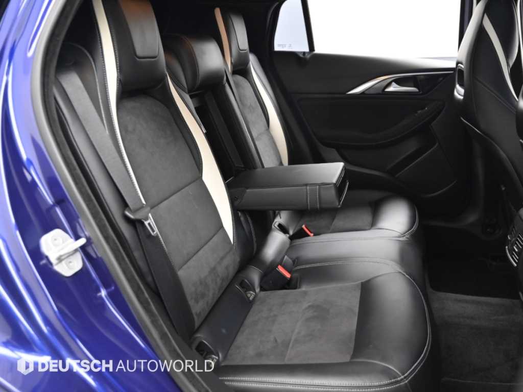 Infiniti Q30 — photo 11