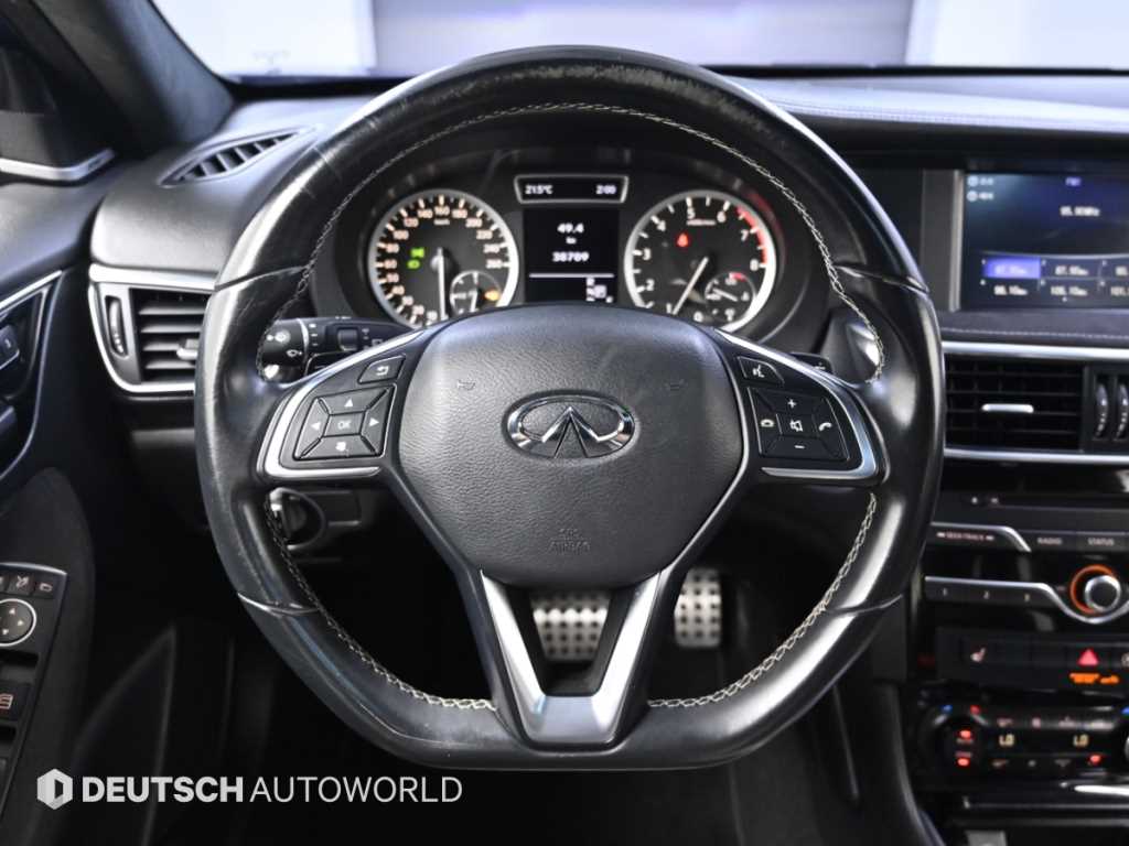 Infiniti Q30 — photo 12