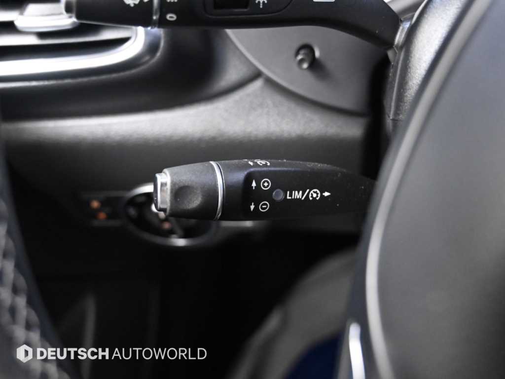 Infiniti Q30 — photo 15