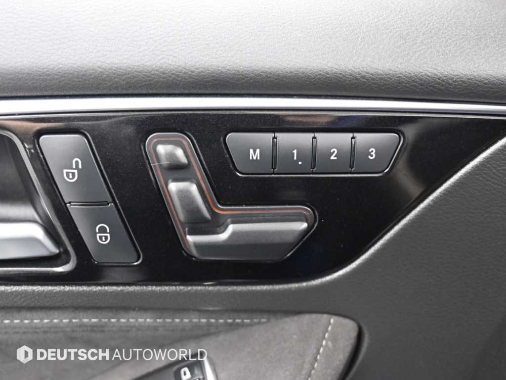 Infiniti Q30 — photo 16