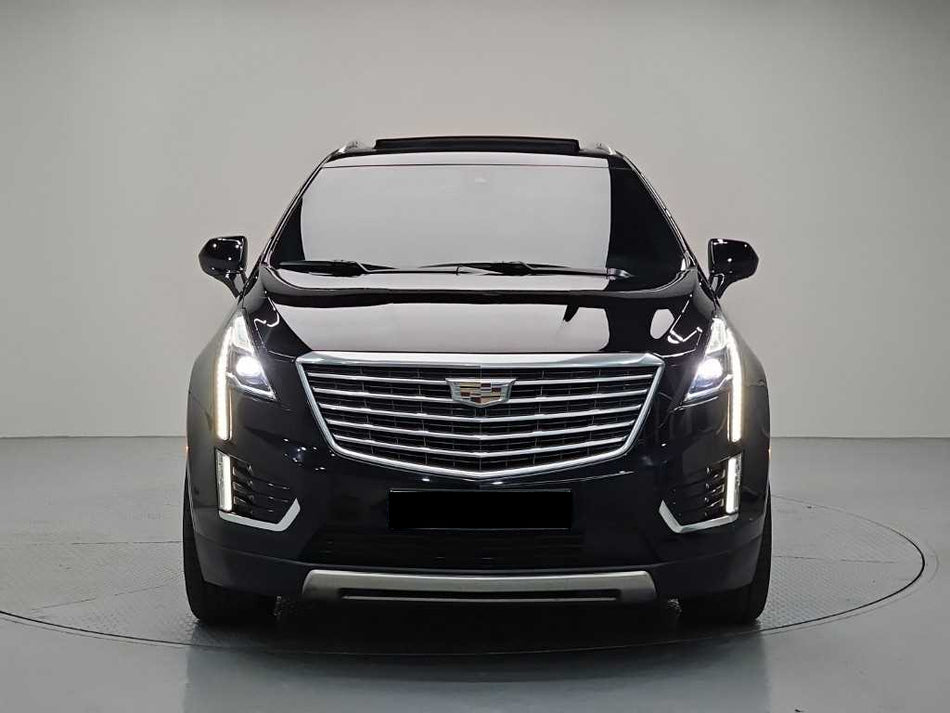 Cadillac XT5 — photo 02