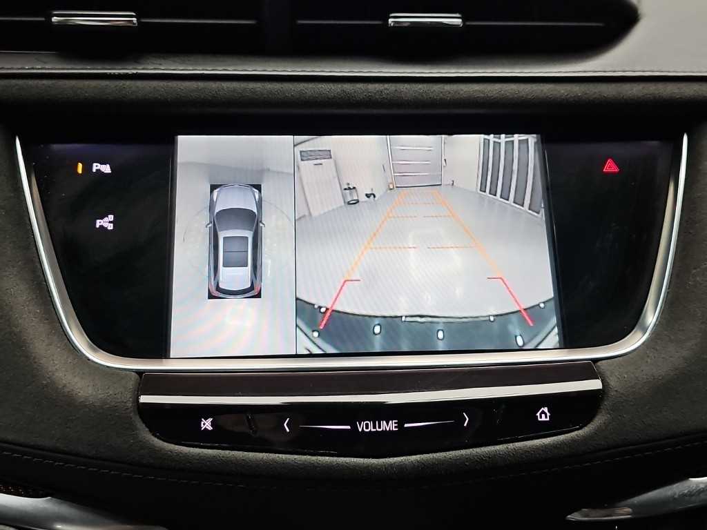 Cadillac XT5 — photo 15