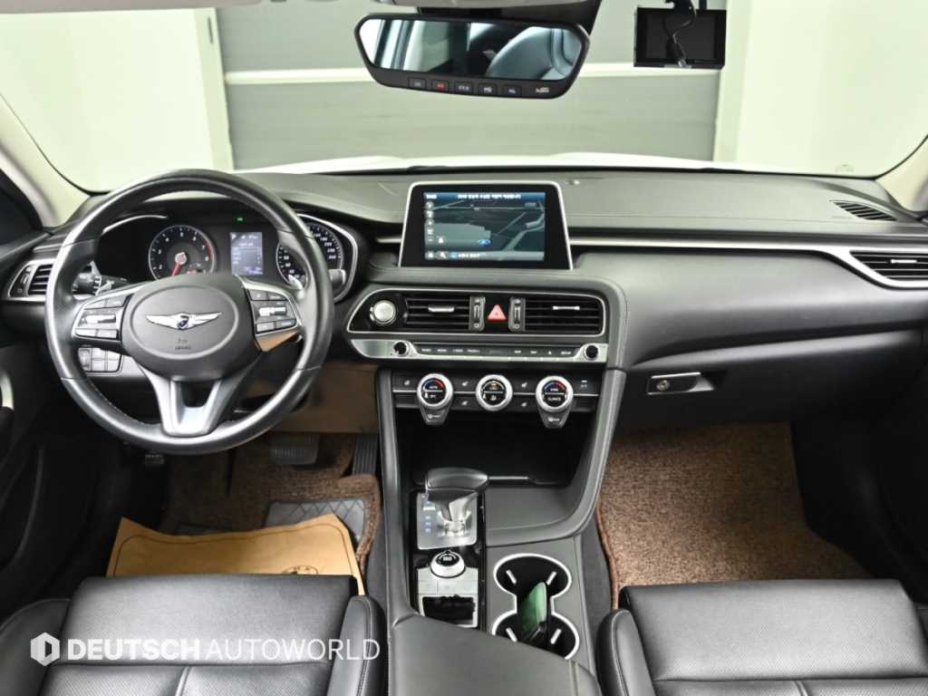 Genesis G70 — photo 07
