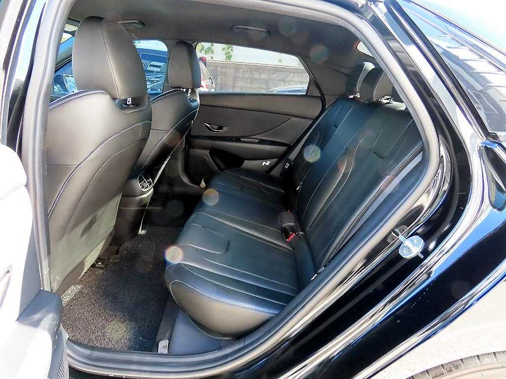 Hyundai Avante — photo 06