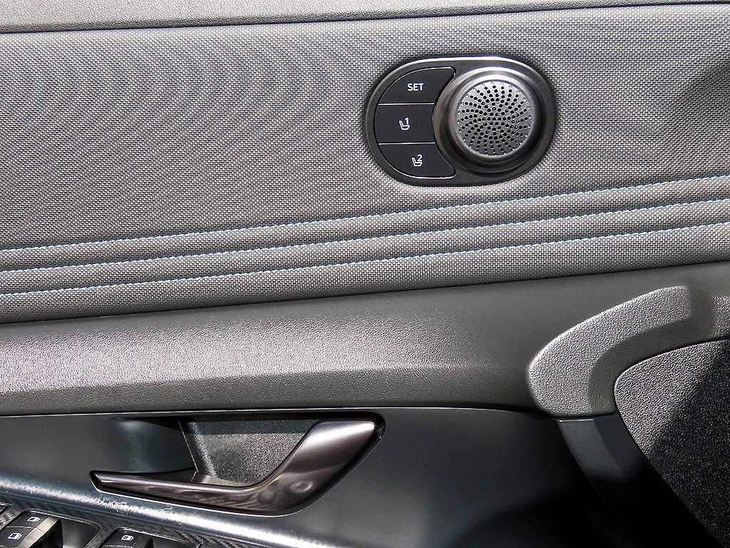 Hyundai Avante — photo 11