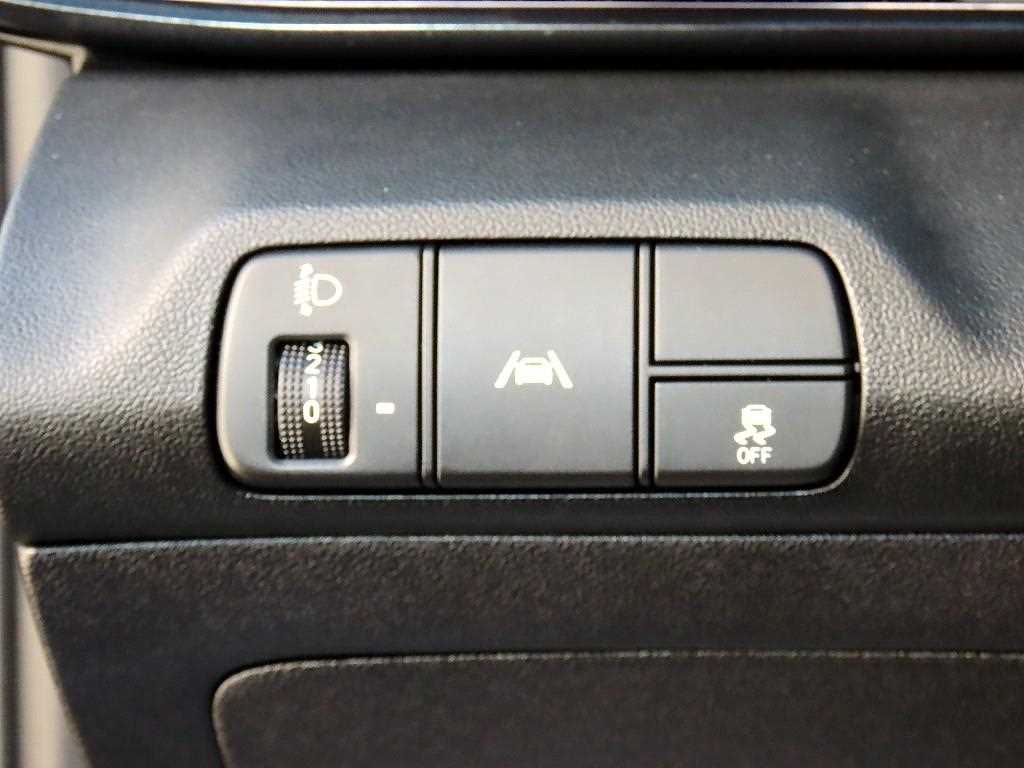 Hyundai Avante — photo 12