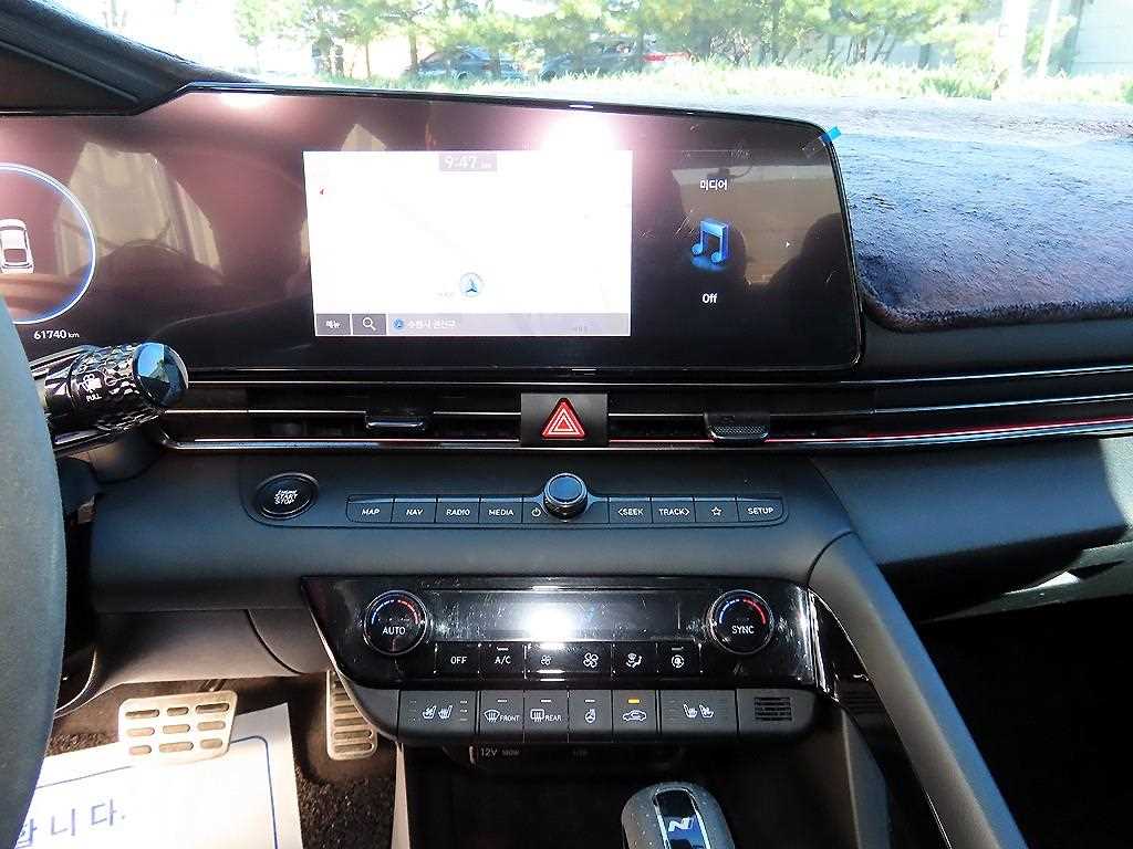 Hyundai Avante — photo 13