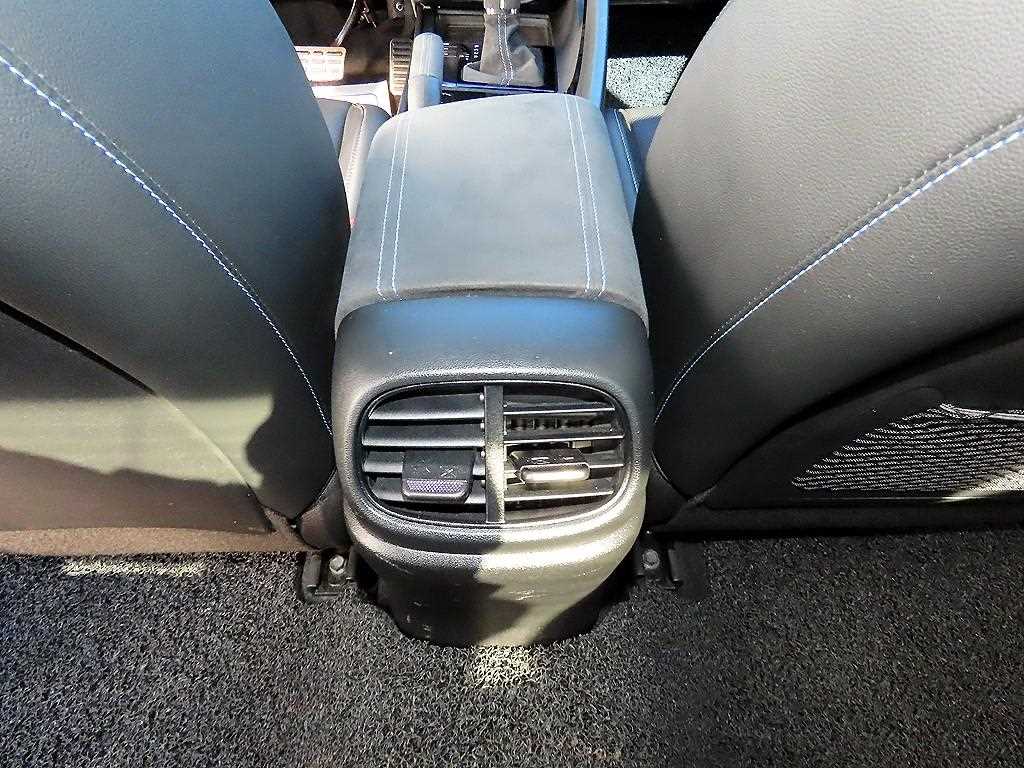 Hyundai Avante — photo 18