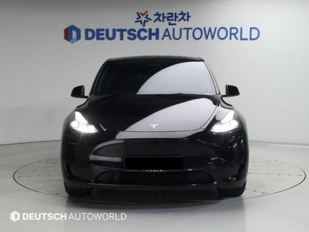 Tesla Model Y — photo 03