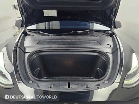 Tesla Model Y — photo 06