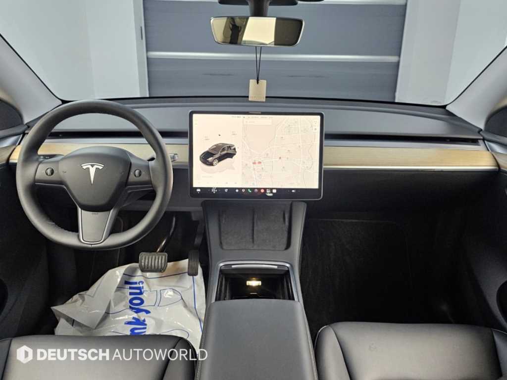 Tesla Model Y — photo 07