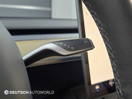 Tesla Model Y — photo 09