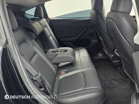 Tesla Model Y — photo 12