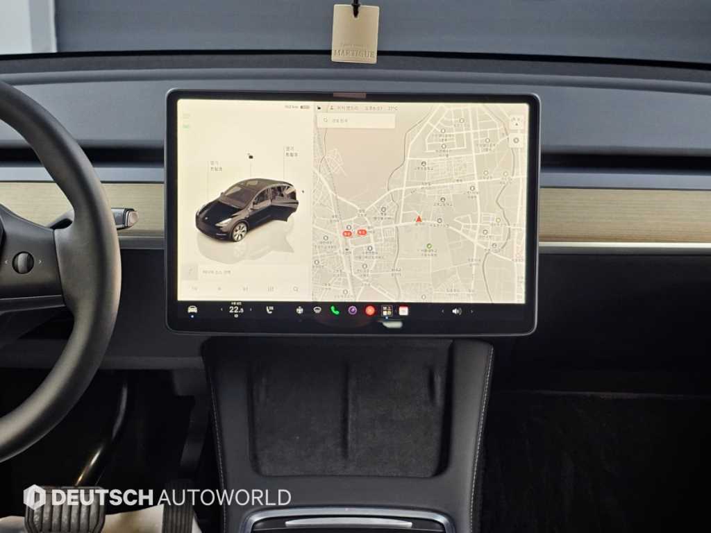 Tesla Model Y — photo 14