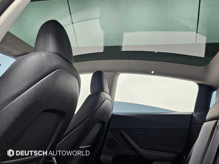 Tesla Model Y — photo 18