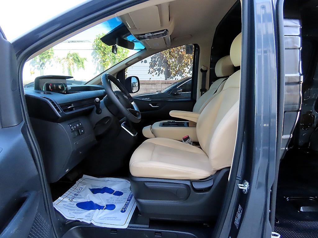 Hyundai Staria — photo 05