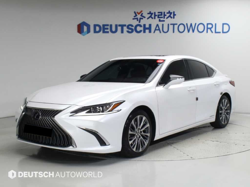 Lexus ES — photo 01