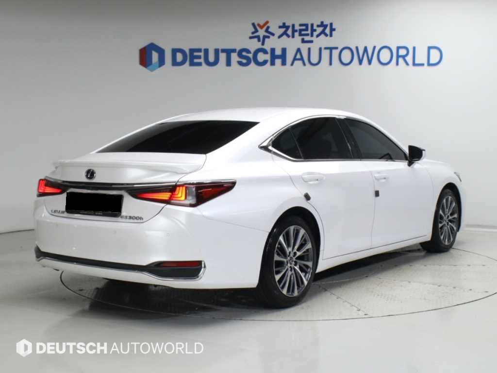 Lexus ES — photo 02