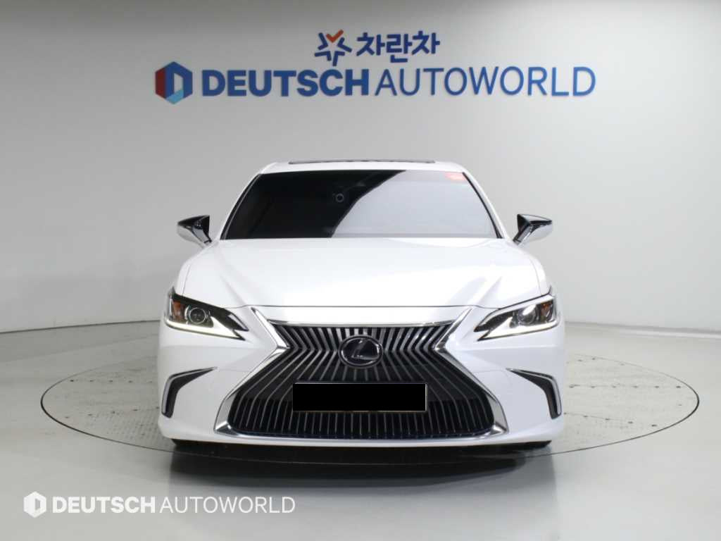 Lexus ES — photo 03