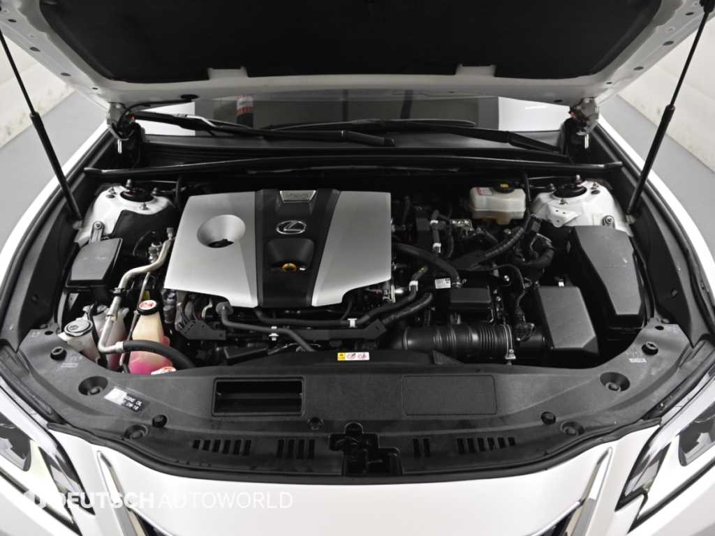 Lexus ES — photo 06
