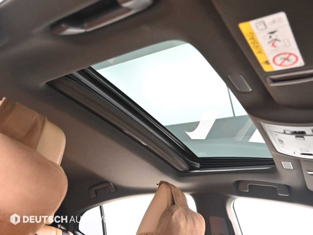 Lexus ES — photo 18