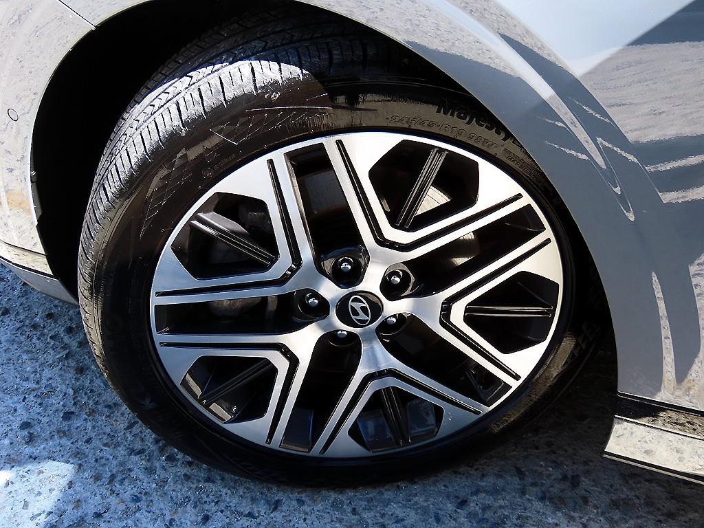 Hyundai Grandeur — photo 20