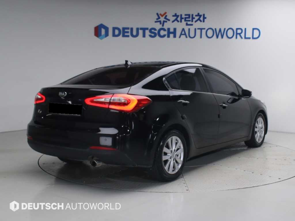 Kia K3 — photo 02