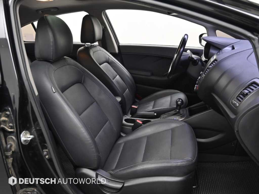 Kia K3 — photo 10