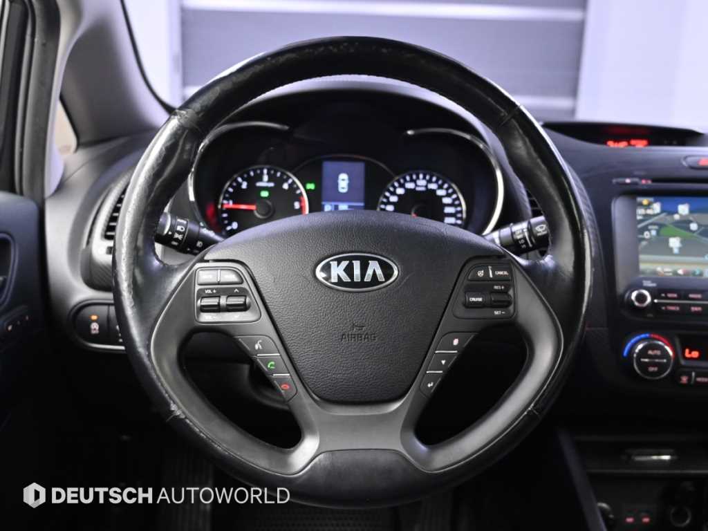 Kia K3 — photo 13