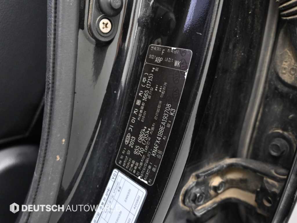 Kia K3 — photo 20