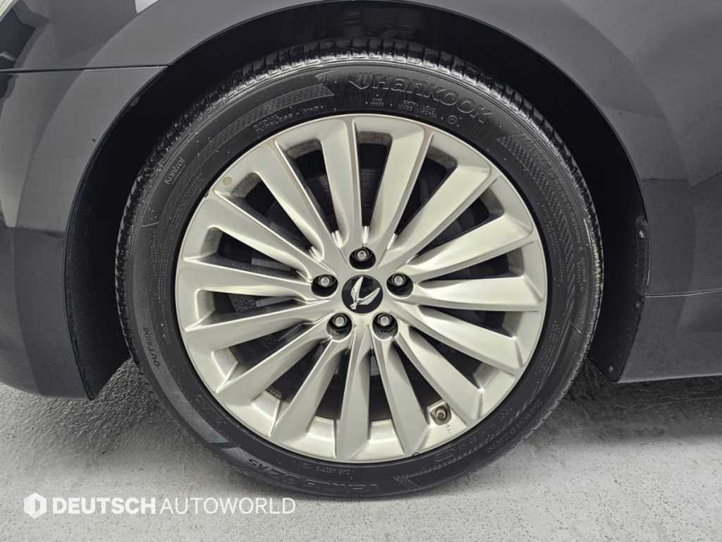 Hyundai Equus — photo 05